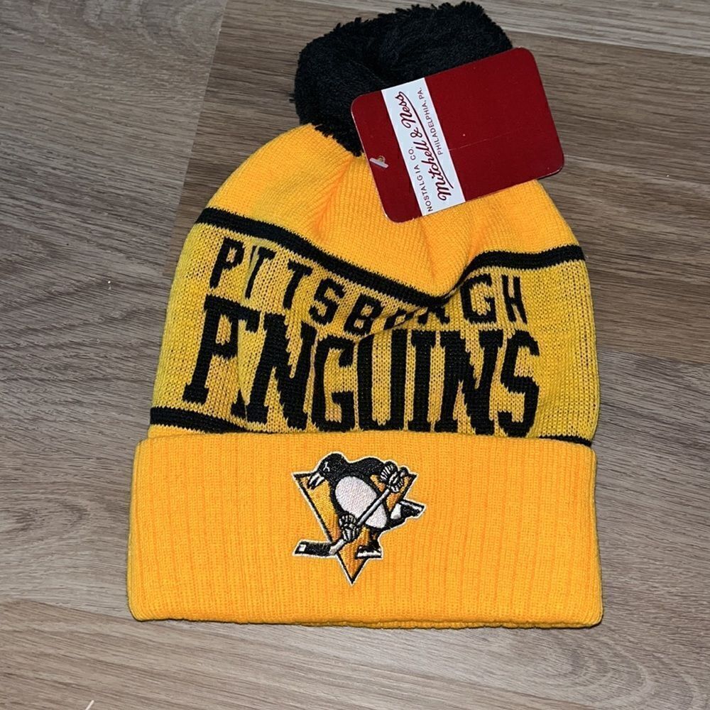 New Mitchell & Ness Gold Pittsburgh Penguins knit beanie ski snowboard hat cap